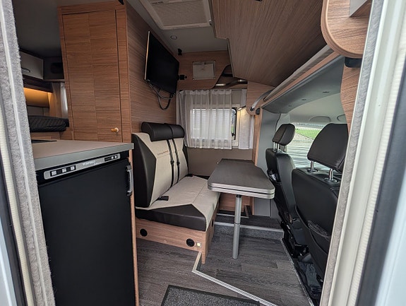 Weinsberg X-Cursion 500 MQ Pepper Edition 4-bäddar / AC i bodelen / Solcell / Automat / 150hk 4 of 21