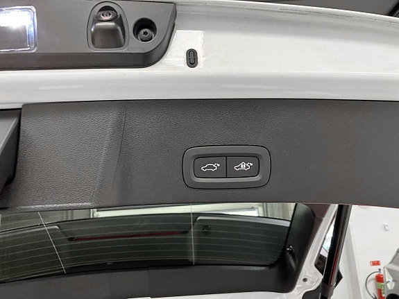 Volvo EX40 18 of 18