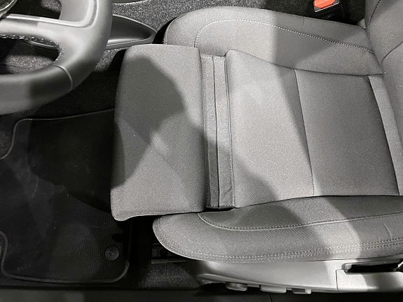 Volvo EX40 14 of 18