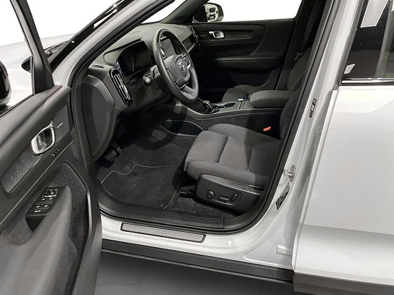 Volvo EX40 6 of 18