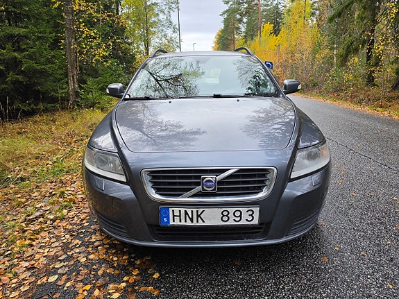 Volvo V50 2 of 15