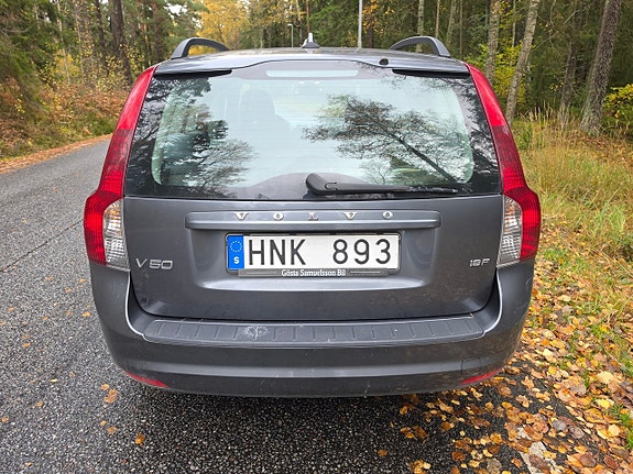 Volvo V50 3 of 15