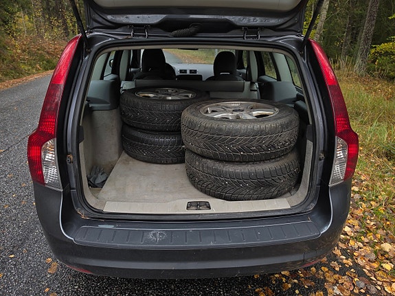 Volvo V50 4 of 15
