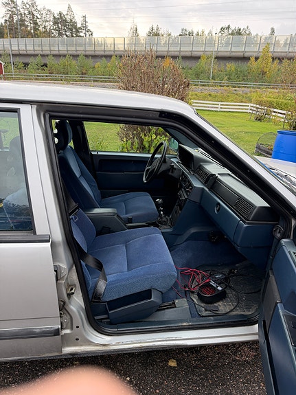 Volvo 740 3 of 4