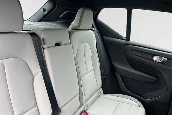 Volvo EX40 12 of 12