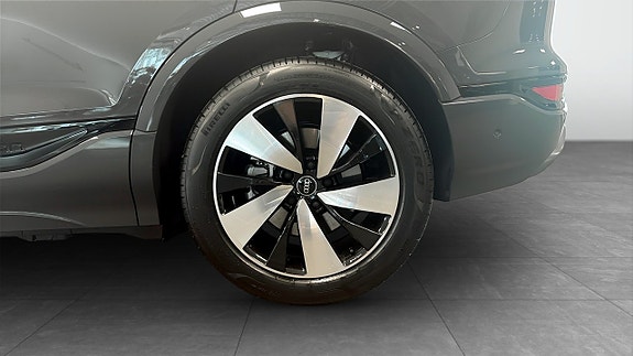 Audi Q6 e-tron 6 of 25