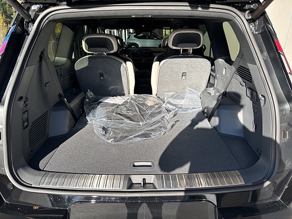 Kia EV9 14 of 16