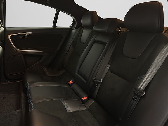 Volvo S60 24 of 26