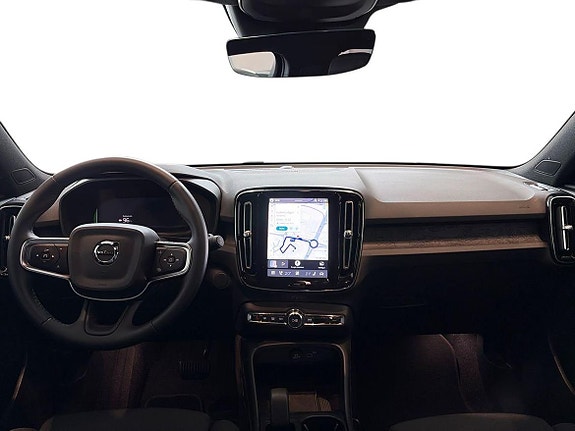 Volvo EX40 15 of 26