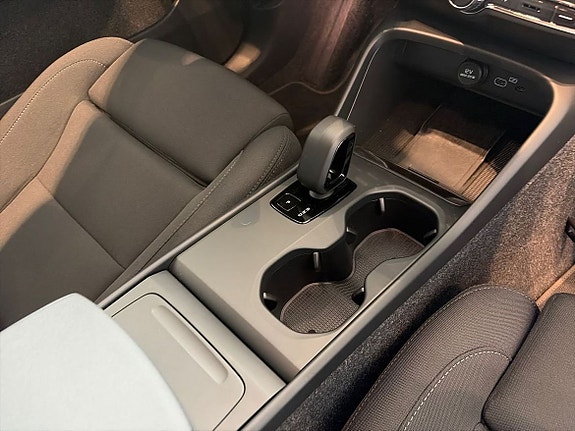 Volvo EX40 17 of 26