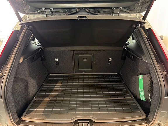 Volvo EX40 8 of 26
