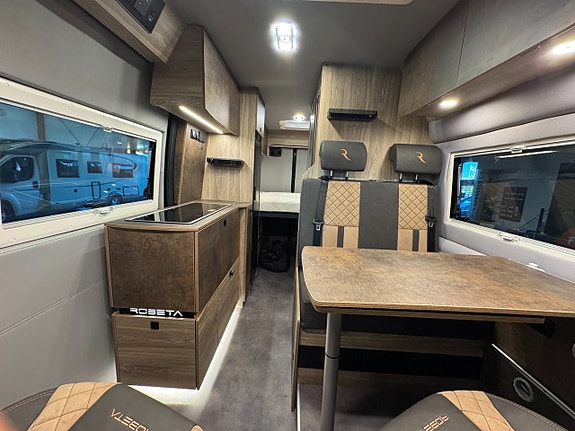 Robeta Helios 180HK AUT Adapt farthållare / Dubbelbädd! Vinteranpassad! Extra isolerad! 5,99m! Snygg design! 3500kg! 6 of 22