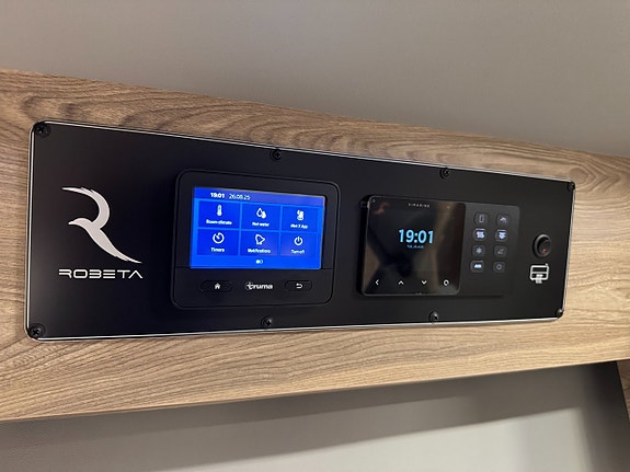 Robeta Helios 180HK AUT Adapt farthållare / Dubbelbädd! Vinteranpassad! Extra isolerad! 5,99m! Snygg design! 3500kg! 18 of 22