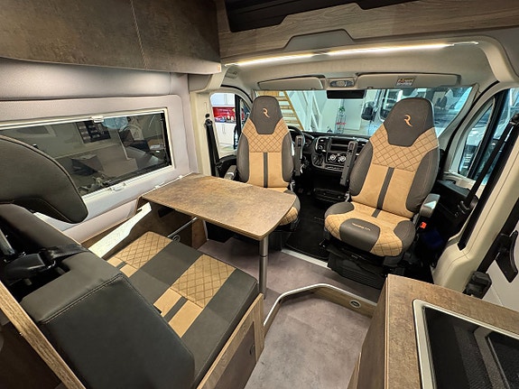 Robeta Helios 180HK AUT Adapt farthållare / Dubbelbädd! Vinteranpassad! Extra isolerad! 5,99m! Snygg design! 3500kg! 17 of 22