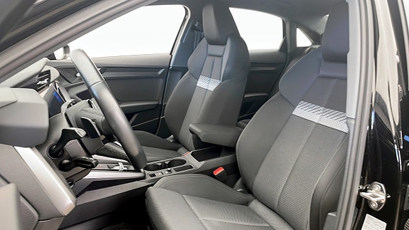 Audi A3 8 of 12