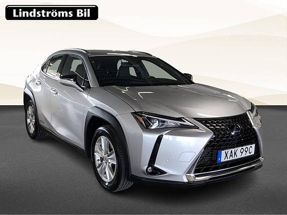 Lexus UX250h 2 of 17