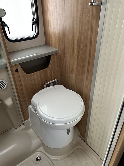 Chausson FLASH 24 Långbäddar & Taksäng 18 of 20
