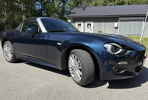 Fiat 124 Spider 9 of 12