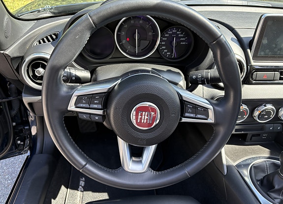 Fiat 124 Spider 10 of 12