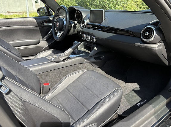 Fiat 124 Spider 12 of 12