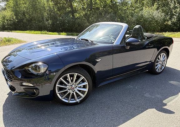Fiat 124 Spider 3 of 12