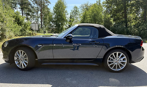 Fiat 124 Spider 7 of 12