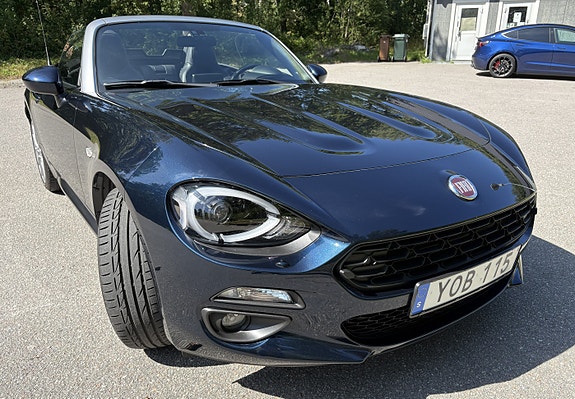 Fiat 124 Spider 4 of 12