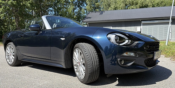 Fiat 124 Spider 5 of 12