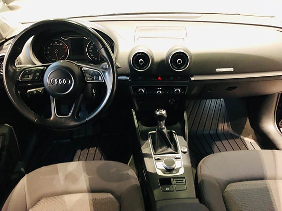 Audi A3 8 of 9