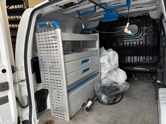 Nissan e-NV200 15 of 15