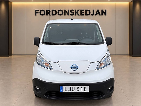 Nissan e-NV200 2 of 15