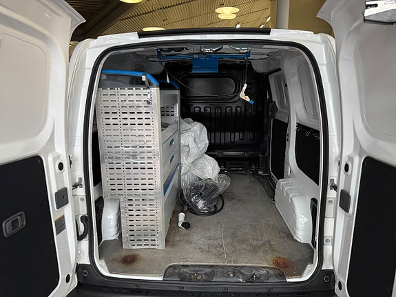 Nissan e-NV200 14 of 15