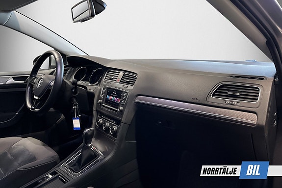 Volkswagen Golf Alltrack 11 of 21