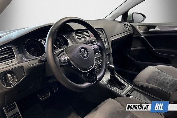 Volkswagen Golf Alltrack 9 of 21