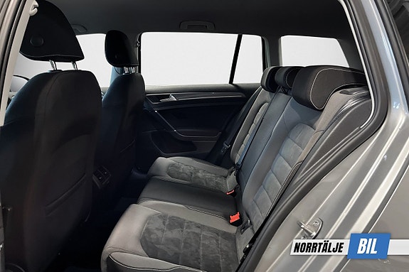 Volkswagen Golf Alltrack 13 of 21