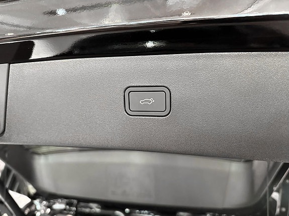 Volvo EX30 12 of 16