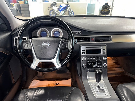 Volvo V70 5 of 10