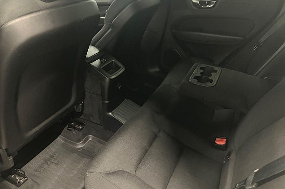 Volvo XC60 17 of 30