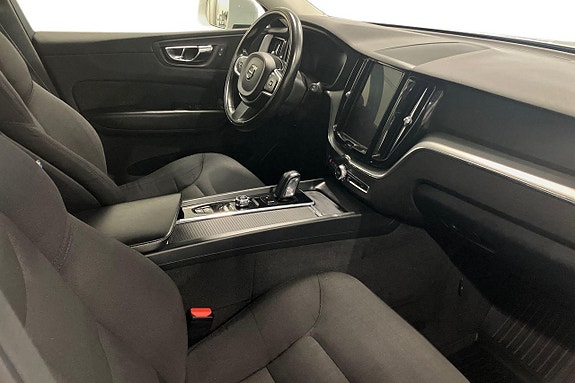 Volvo XC60 13 of 30