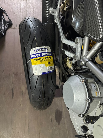 Ducati MONSTER 1000 I.E 2 of 7