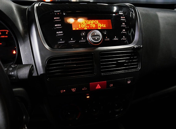 Opel Combo 8 of 15