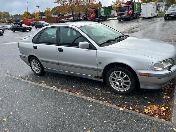 Volvo S40 2 of 6