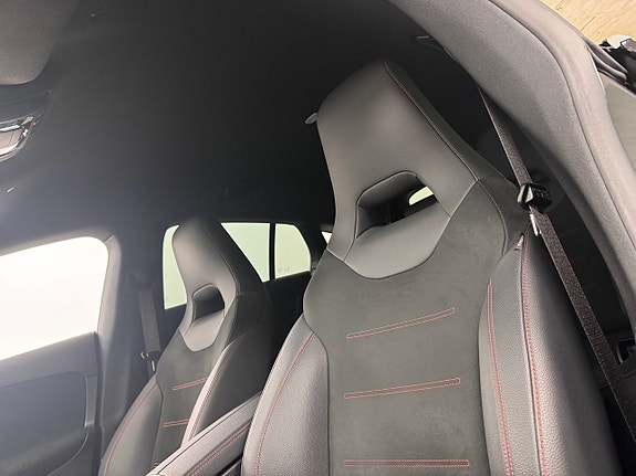Mercedes-Benz CLA200 10 of 18