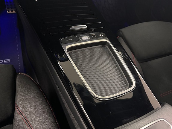 Mercedes-Benz CLA200 3 of 18