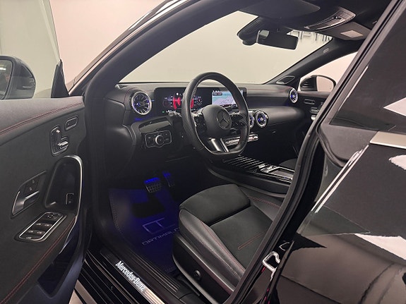 Mercedes-Benz CLA200 8 of 18