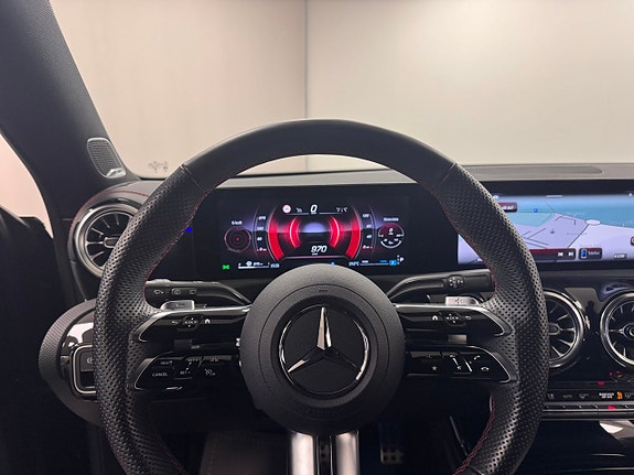 Mercedes-Benz CLA200 5 of 18