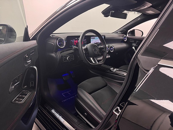 Mercedes-Benz CLA200 14 of 18
