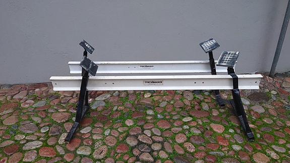 Product image 1 of 2