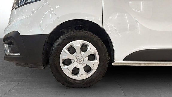 Renault Trafic 9 of 9