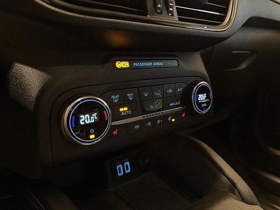 Ford Kuga 17 of 30